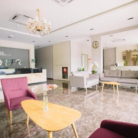 De Cyber Boutique Hotel Кіберджая Екстер'єр фото